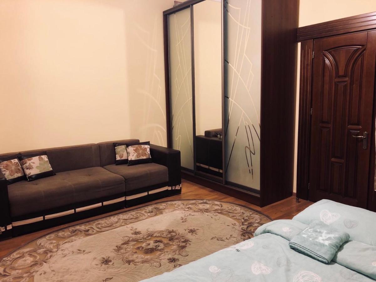 У Богдана Lviv Extérieur photo